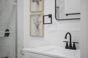 Ένα μπάνιο στο Shadyside, Pittsburgh !C Modern and Bright Private Bedroom with Shared Bathroom