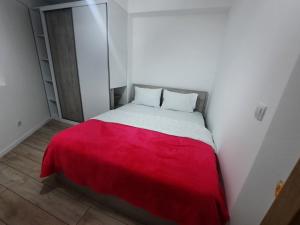 Ένα ή περισσότερα κρεβάτια σε δωμάτιο στο Apartment Hris Nikola Karev br4 stan 21