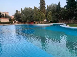 The swimming pool at or close to Cozy 2BR APT - Swimming pool - Hesperides