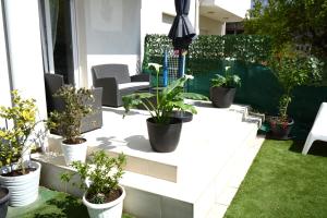 Ogród w obiekcie Deluxe Apartments Goya