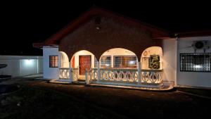 Balkón nebo terasa v ubytování Luxury Villa AC Ensuite Room 9