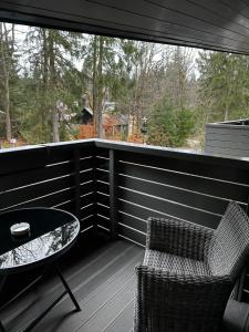 Balkón alebo terasa v ubytovaní Harrachov Resident Apartments "Terrace & Chill" - high speed WiFi, možnost snídaně, Smart TV, Netflix, Disney plus