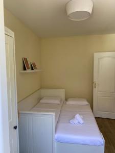 Voodi või voodid majutusasutuse 2BR apartment with sea view! toas