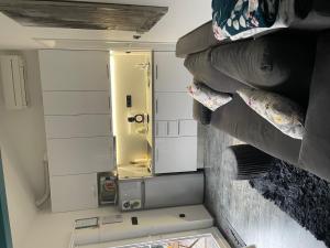 Posteľ alebo postele v izbe v ubytovaní Shanti Home