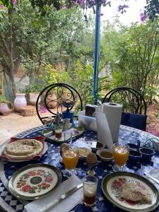 Makanan di atau di tempat lain dekat homestay