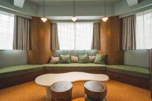 Posezení v ubytování Hotel Vintage Tokyo Meguro Fudomae + 37 fotografií