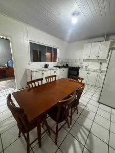 Køkken eller tekøkken på Atravessou esta na praia