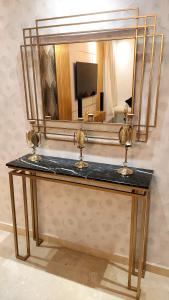 Φωτογραφία από το άλμπουμ του luxury apartment of 80m2 opposite HASSAN 2 MOSQU and SEA , near downtwn from family , INTERDIT COUPLES ARAABIC NON MARIÈ, FORBIDDEN UNMARRIED ARAABIC COUPLES , basement car park FREE στην Καζαμπλάνκα +60 φωτογραφίες