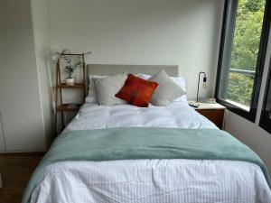 Postel nebo postele na pokoji v ubytování Pocitos luminoso