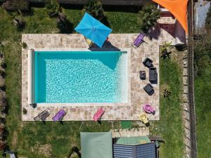 Πισίνα στο ή κοντά στο Maison de charme avec piscine, proche de la Creuse et attractions touristiques - FR-1-591-62 +15 φωτογραφίες