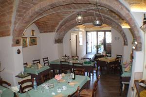 Restoran või mõni muu söögikoht majutusasutuses Authentic Tuscan Getaway