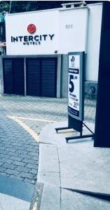 Certifikát, hodnocení, plakát nebo jiný dokument vystavený v ubytování Apartamento dentro de Hotel jardins garagem inclusa