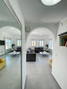 Posezení v ubytování SEA and SAND villa + 43 fotografií