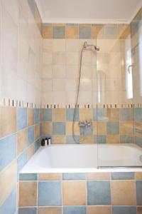 A bathroom at Asplathia Villas Lefkada