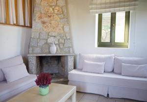 A seating area at Asplathia Villas Lefkada