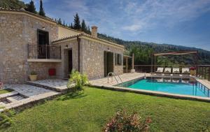 The swimming pool at or close to Asplathia Villas Lefkada