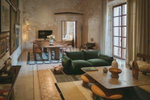 Posezení v ubytování Nobis Hotel Palma, a Member of Design Hotels