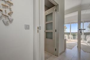 Fotografie z fotogalerie ubytování New Luxury Villa Tuulia with private pool and parking v destinaci Fuengirola