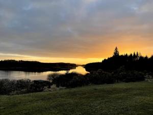 Imagen de la galería de Lake House Lough Atorick, en Pollavogo 18 fotos más