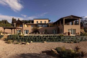 Budova, kde se vila nachází