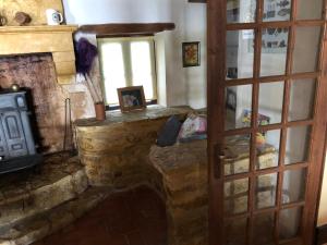 Foto dalla galleria di Grande maison en pierre 12 pers 6 chambres 5 SDB piscine a Exoudun Altre 16 foto