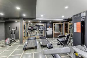 Fitness centrum a/nebo fitness zařízení v ubytování Whispering Palms Beach Resort