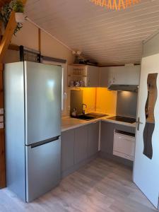 Kuchyňa alebo kuchynka v ubytovaní Le cap d Agde Chalet les pescalunes - vue mer