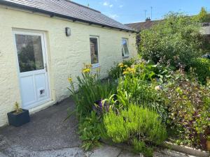 Gallery image of Cosy one-bedroom Cottage - Parking Pets in Thornhill