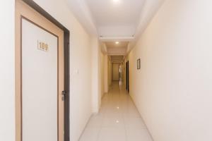 Fotografie z fotogalerie ubytování Capital O Orbit Inn Near Infiniti Mall v Bombaji