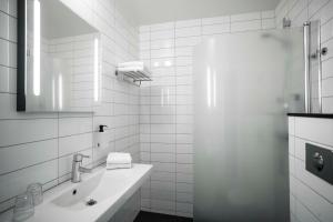 حمام في Scandic Järva Krog