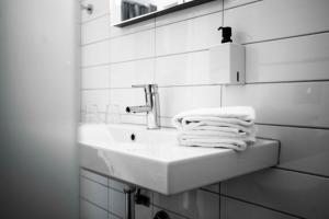 حمام في Scandic Järva Krog