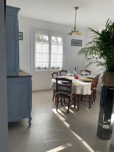 Φωτογραφία από το άλμπουμ του Proche mer, Grand jardin clos, 2 à 5 personnes σε Réville