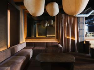 Posezení v ubytování Hotel Reja, a Member of Design Hotels