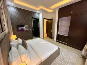 Lova arba lovos apgyvendinimo įstaigoje 3 Bedroom Perfectly Furnished apartment in Ikoyi