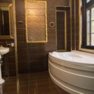 Phòng tắm tại Sinaia Casa cu Farfurii