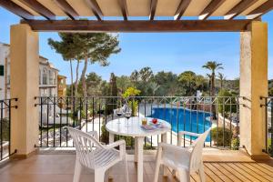 The swimming pool at or close to Aparthotel Ona Cala Pi Club