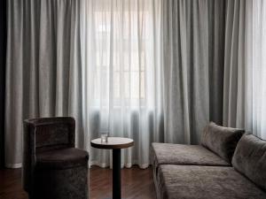 Posezení v ubytování Hotel Reja, a Member of Design Hotels