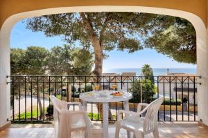 A balcony or terrace at Aparthotel Ona Cala Pi Club