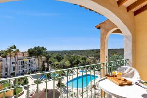 The swimming pool at or close to Aparthotel Ona Cala Pi Club