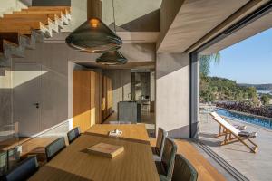 Bazén v ubytovaní Elounda Gulf Sunrise Villa alebo v jeho blízkosti