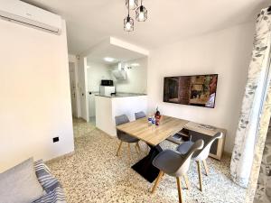 Dapur atau dapur kecil di Sousa by Staycare