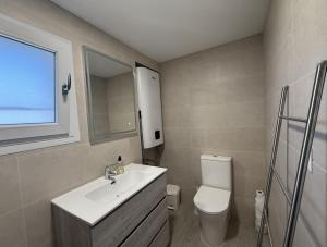 Koupelna v ubytování R39 Modern One bedroom Alcantara + 9 fotografií