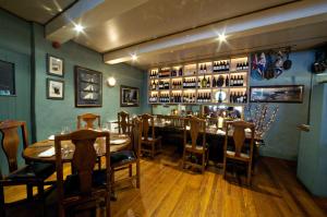 Nápoje v ubytování Quinlan & Cooke Boutique Townhouse and QCs Seafood Restaurant