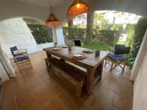 Posedenie v ubytovaní Casa con Jardín Privado, Chimenea y Piscina Comunitaria, cerca del Golfo y Playa de Pals - ES-226-31