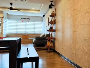 Posezení v ubytování 日式10楼7号 Comfy Japanese Style Unblocked Paddy View