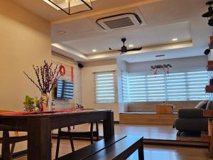 Posezení v ubytování 日式10楼7号 Comfy Japanese Style Unblocked Paddy View