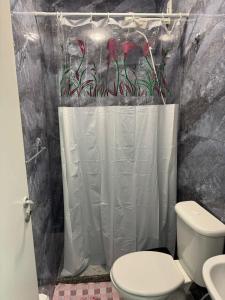 Ένα μπάνιο στο Suite 5, Casa Amarela, Primeiro Andar