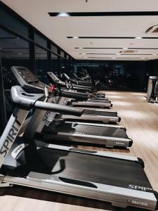 Fitness centrum a/nebo fitness zařízení v ubytování LUXE KLCC by Infinitum