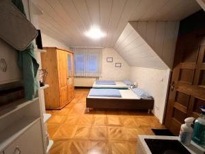 Postel nebo postele na pokoji v ubytování Apartment I9I0 I MONTEURUNTERKUNFT