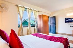 Φωτογραφία από το άλμπουμ του Sparrow Juniper Tree 2 min walk To Mg Marg σε Gangtok